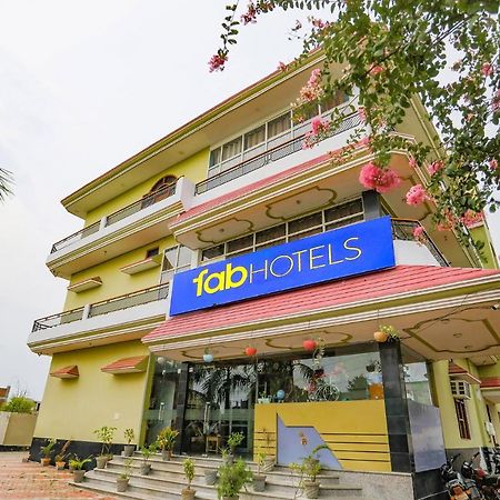 Fabhotel Kriti Green Варанаси Экстерьер фото