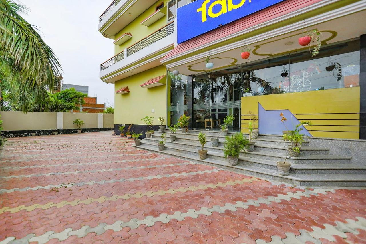 Fabhotel Kriti Green Варанаси Экстерьер фото