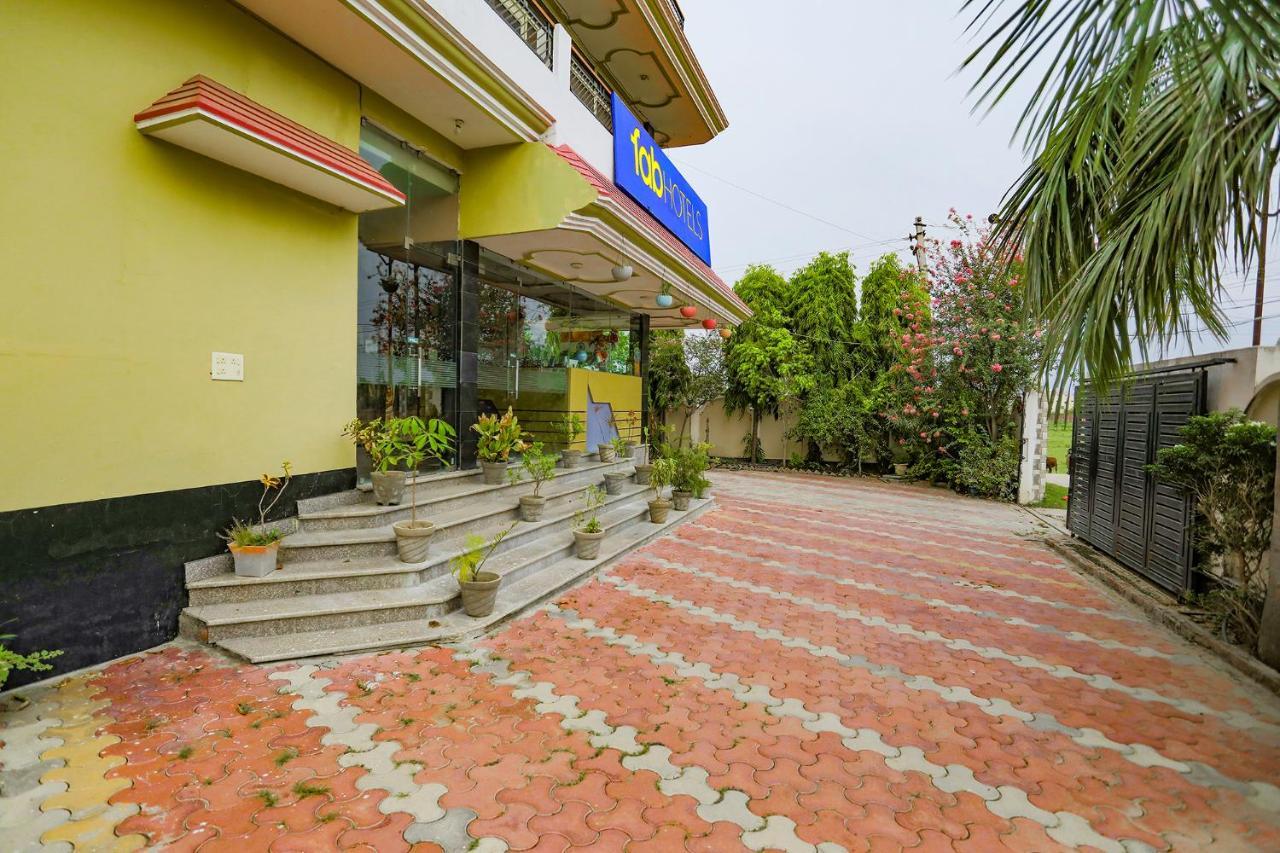 Fabhotel Kriti Green Варанаси Экстерьер фото